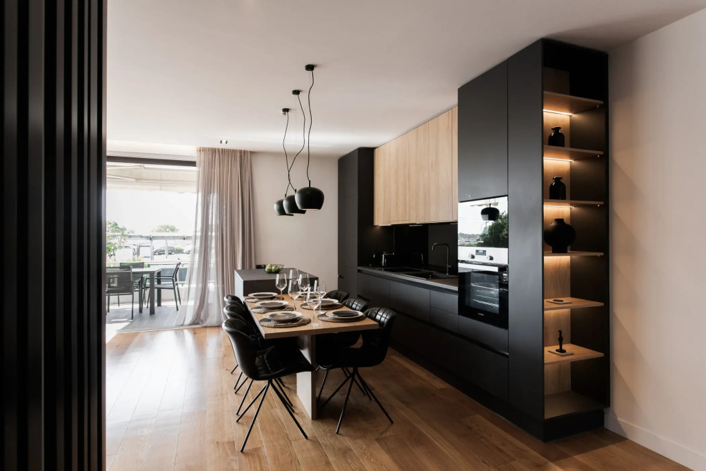 3BD Beachfront Athens Riviera Apartment by TheOlon