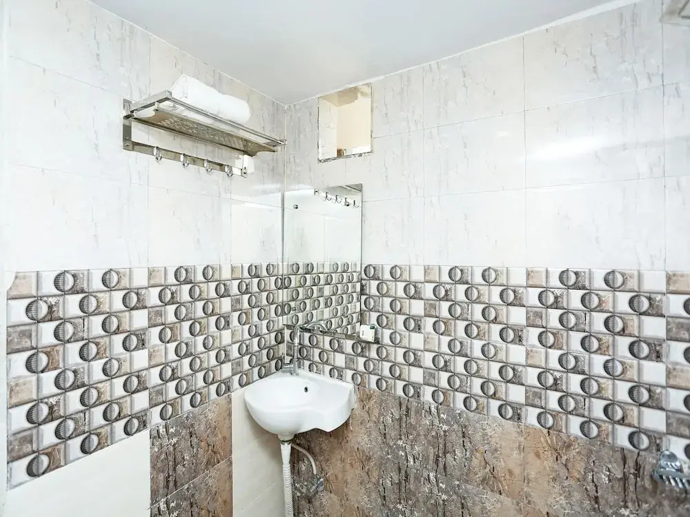 CAPITAL O 16472 Hotel Shree Balram International