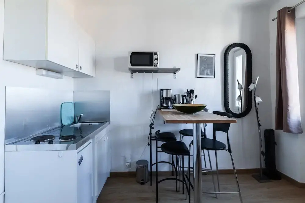 Studio for 2 Prefecture Neighborhood