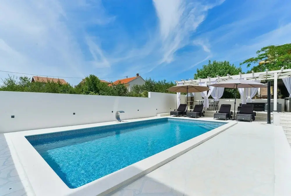 Holiday House Viktoria With Pool For 14 People