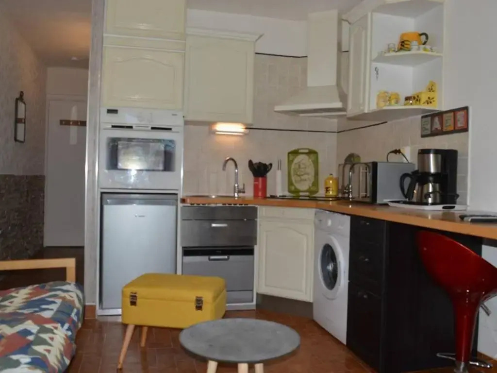 Appartement Le Grau-du-Roi, 1 pièce, 4 personnes - FR-1-250-127