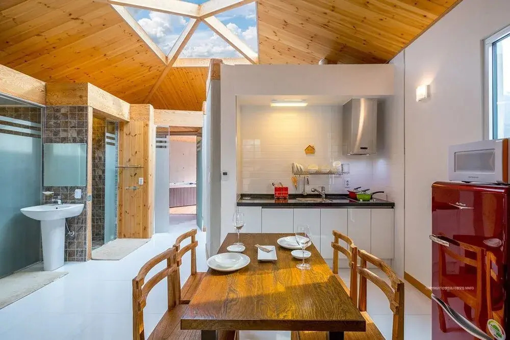 Harbor House poolvilla couple