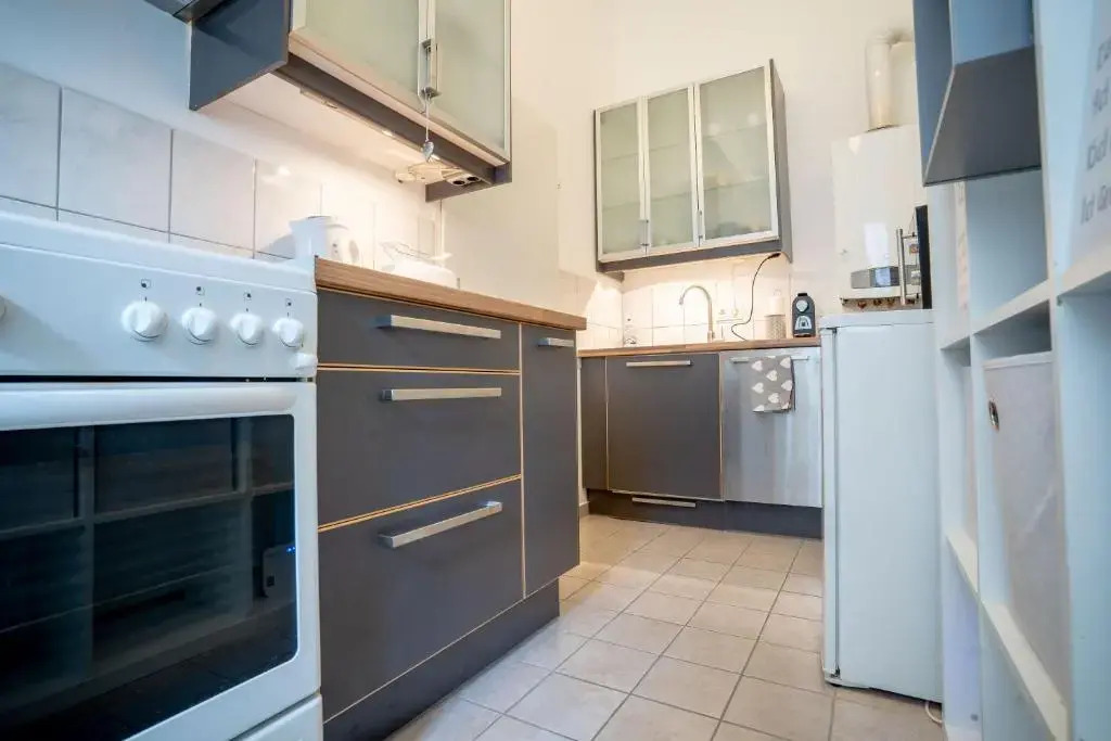 Cozy Modern Nest in the Heart of Vienna with Netflix