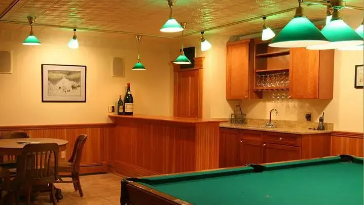 Breezy Hill Inn