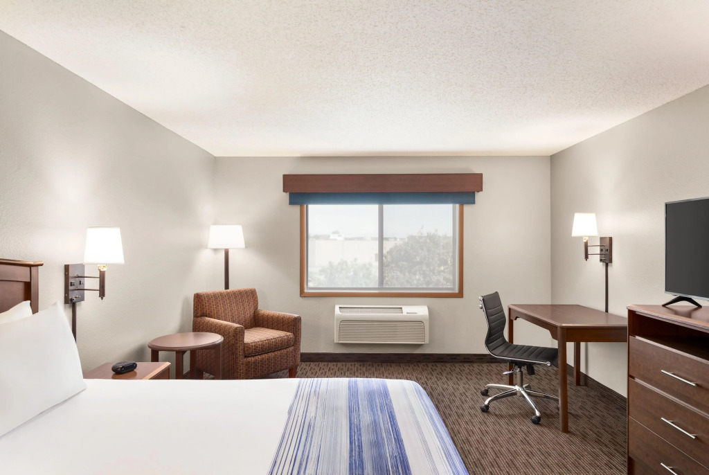 AmericInn by Wyndham Fergus Falls Conference Center