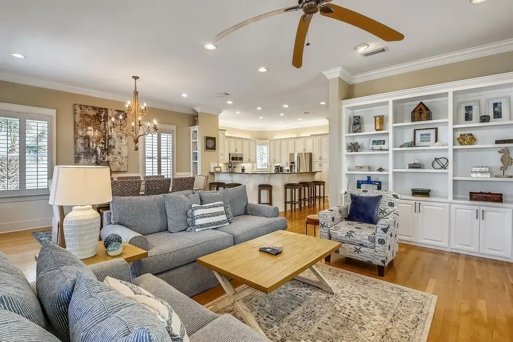 Paradise Pointe - Gorgeous 4 BR home with pool by RedAwning