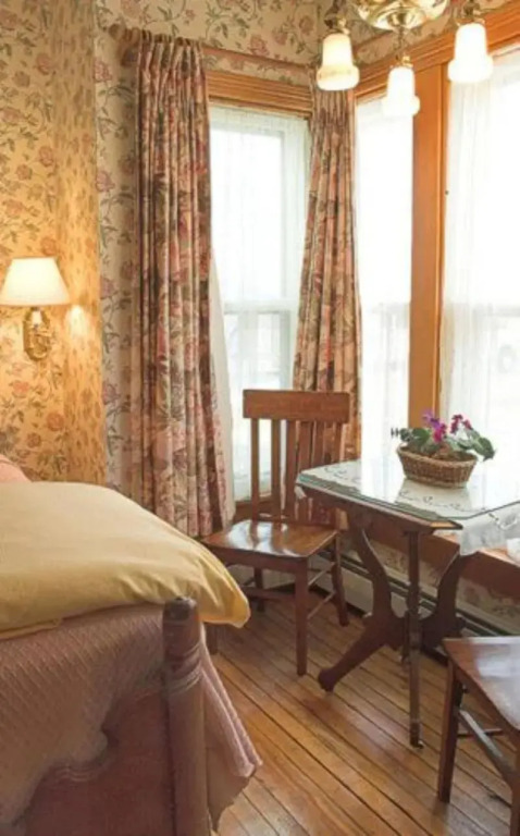 White Lace Inn