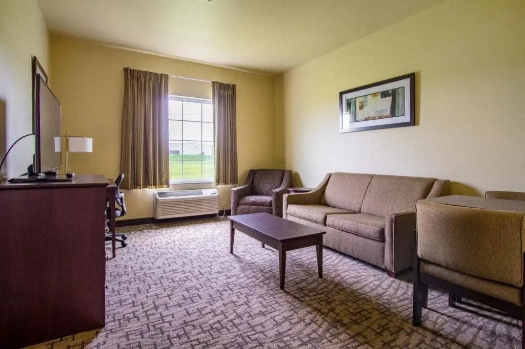 Cobblestone Hotel & Suites - Orrville