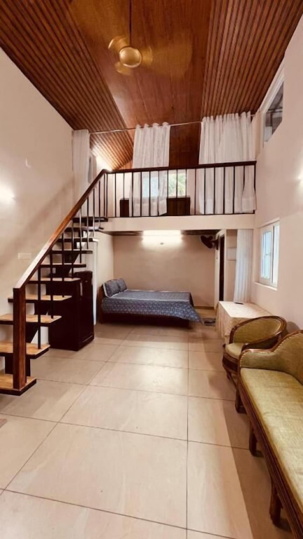 Little Chandhana Guest House