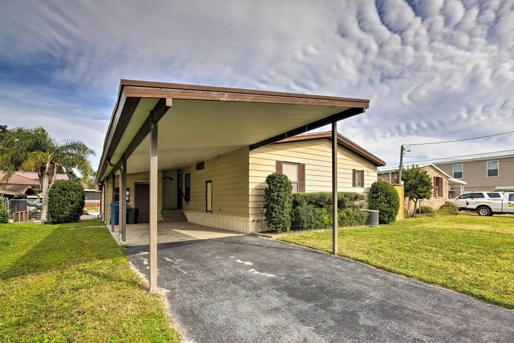 Waterfront Homosassa Home w/ Private Dock & Deck!