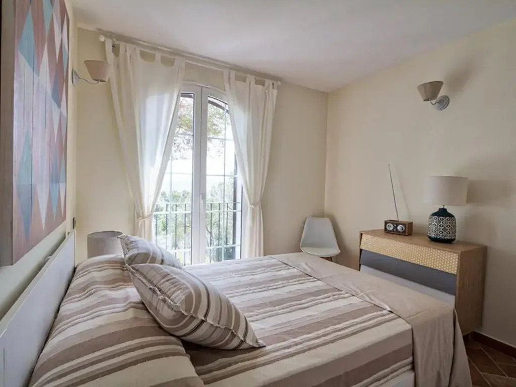 Appartement Ajaccio, 5 pièces, 8 personnes - FR-1-61-530