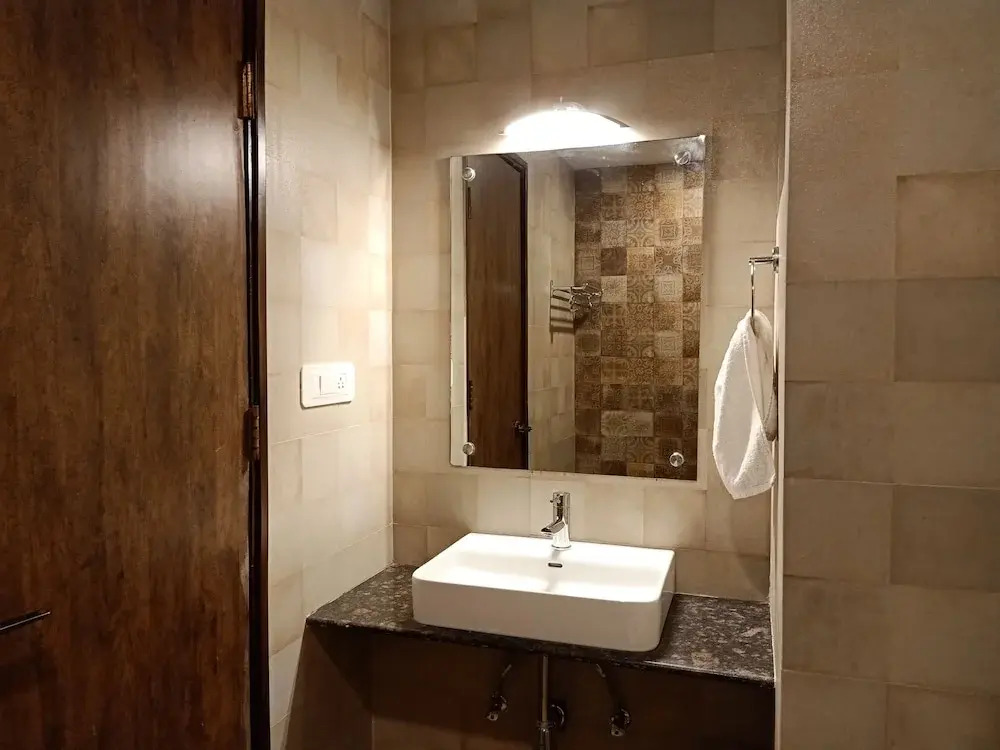 Hotel Sharayu One