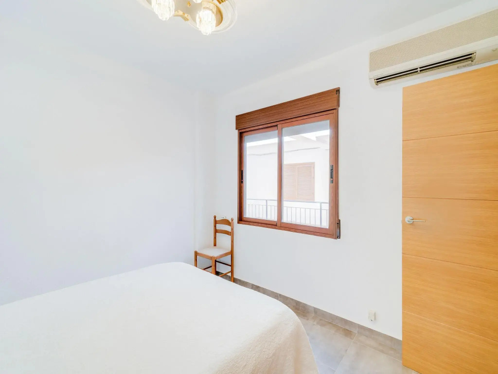 Snug holiday home in Villamartin with garden