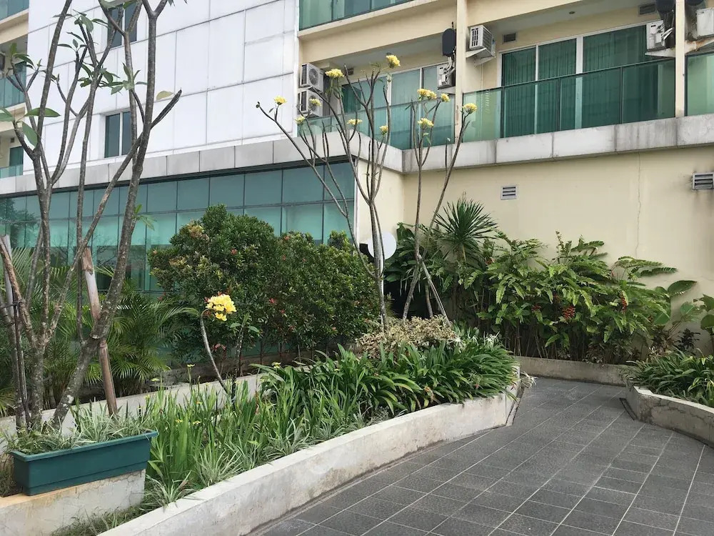 Exquisite 2BR Apartment at Tamansari La Grande near BIP