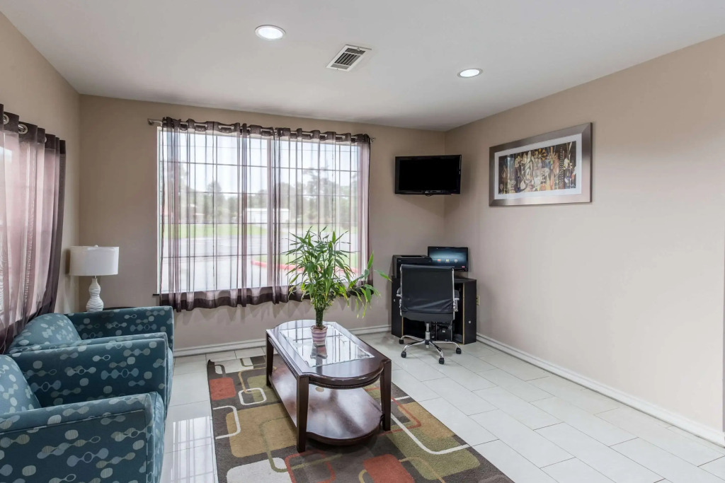 Quality Inn & Suites Bridge City Orange