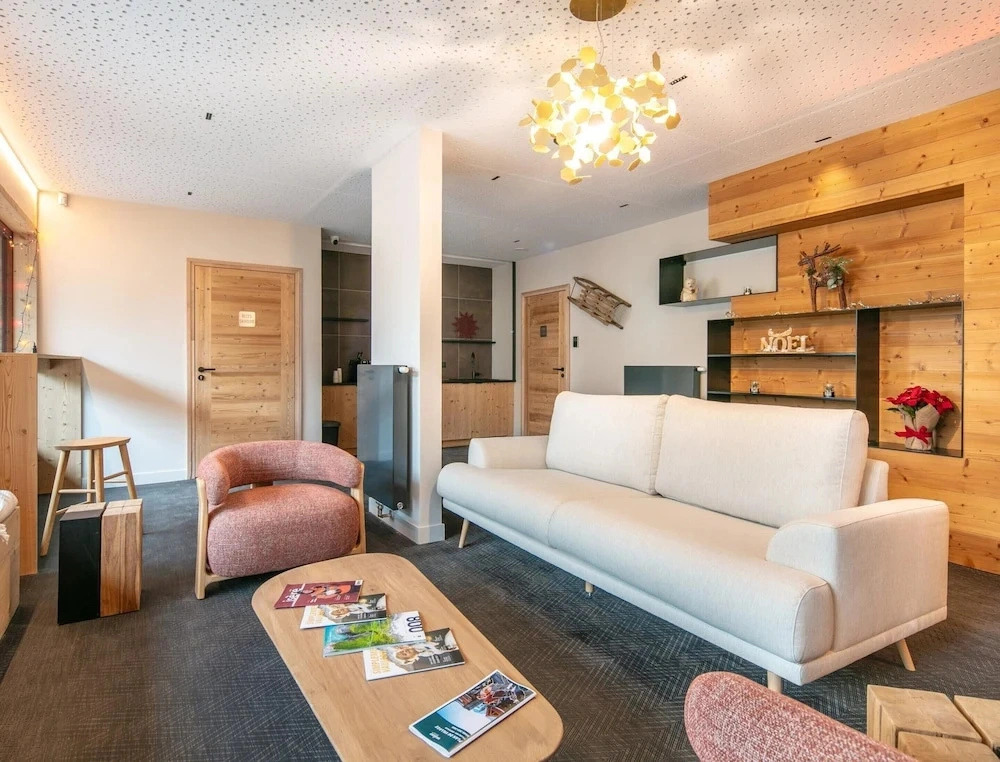 10-person Apartment With Balcony