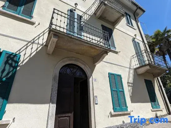 La Dolce Vita - Cozy Mansard in Historic Stresa