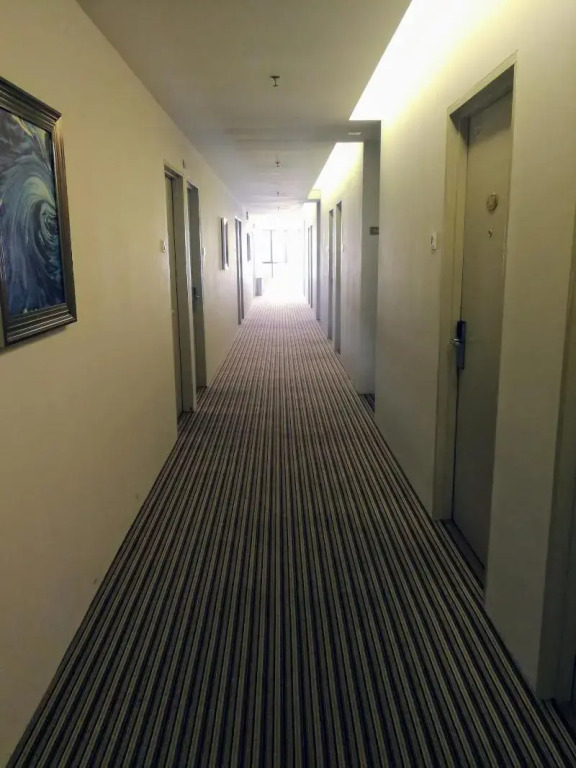 Aurora Hotel