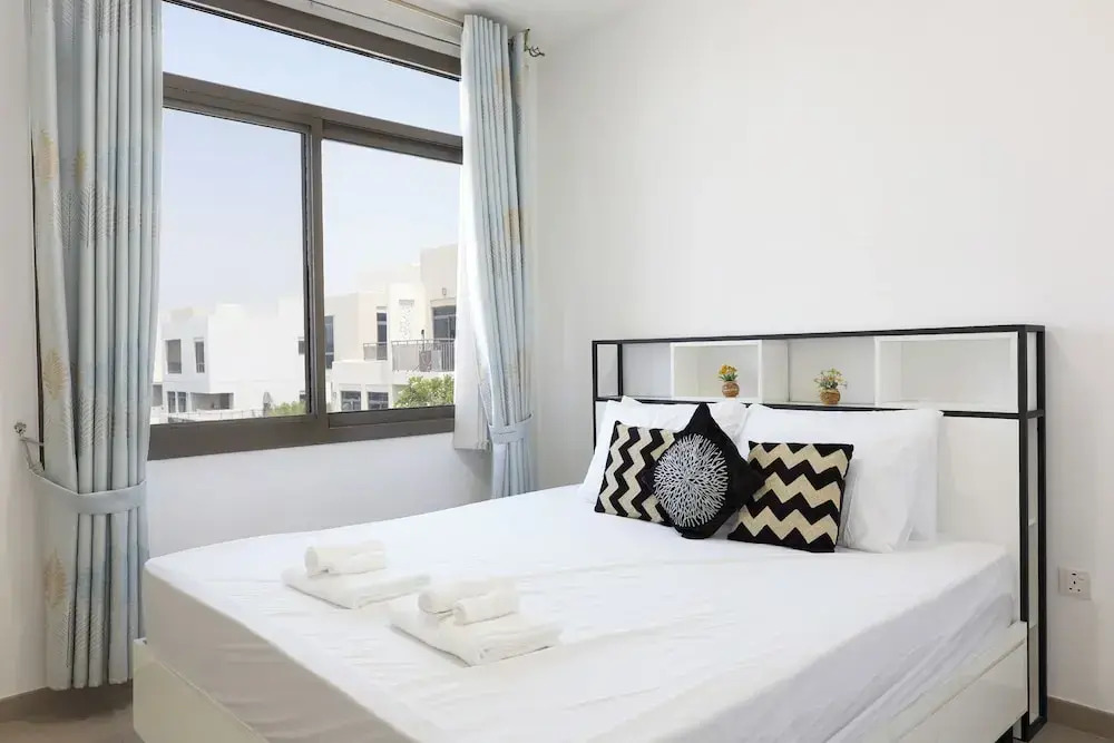Luxury 4B and maid's with private garden