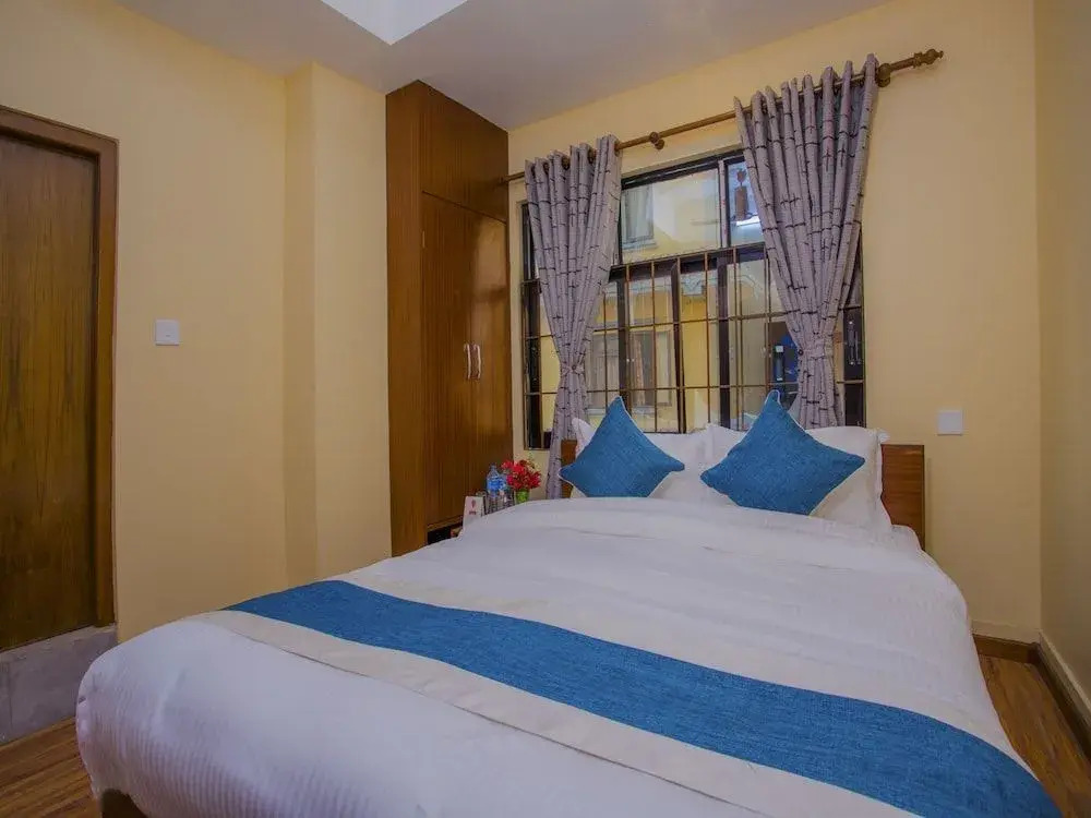 OYO 273 Hotel Rara Palace