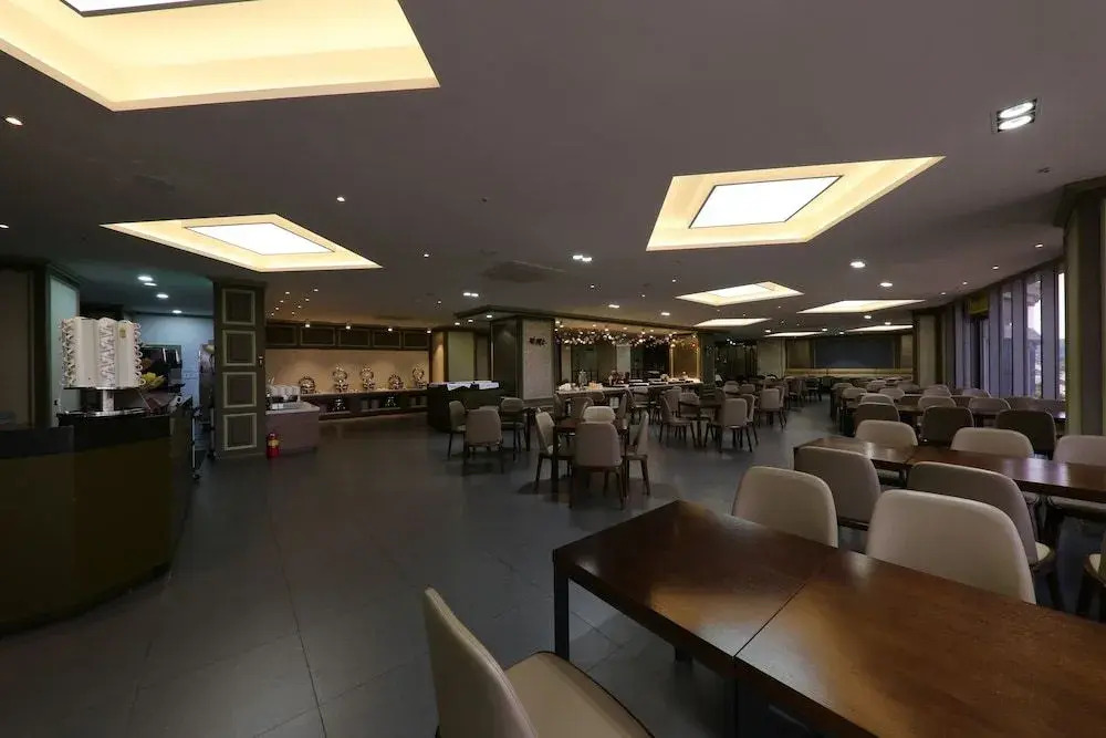 Osong H Hotel Sejong City