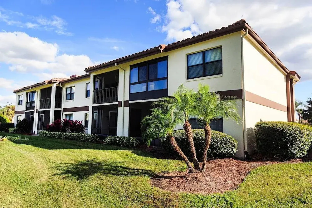 Golf Course View 2 Bedroom 2 Bath Condo!