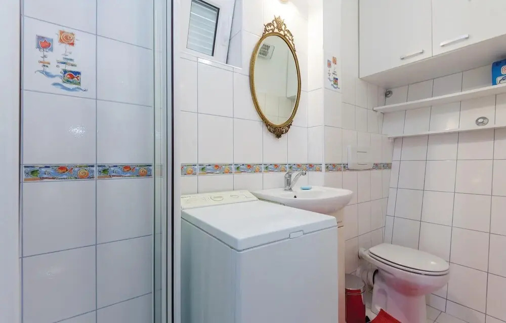 2 Bedroom Cozy Home In Jadranovo