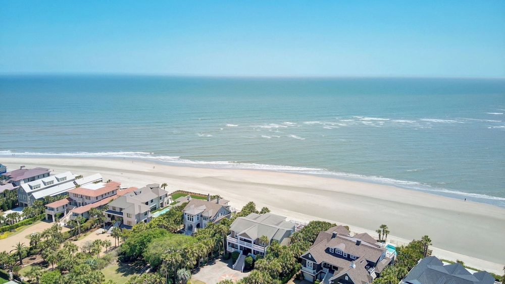 114 Ocean Boulevard by Avantstay Beachfront Infinity Pool Basketball Court Recently Renovated!