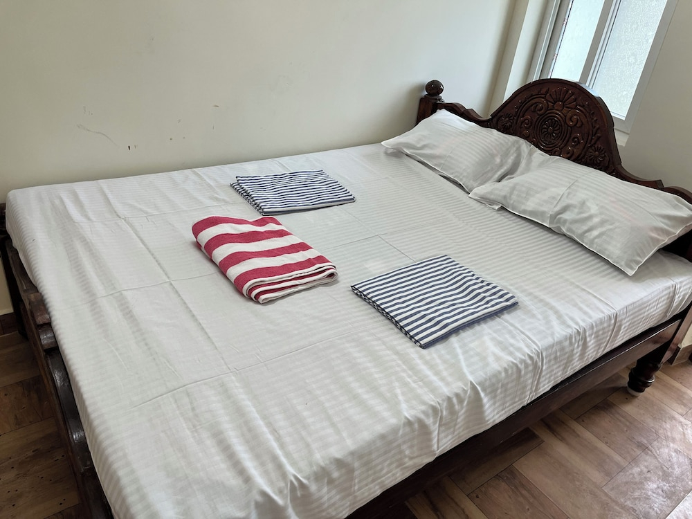 Raha Rooms
