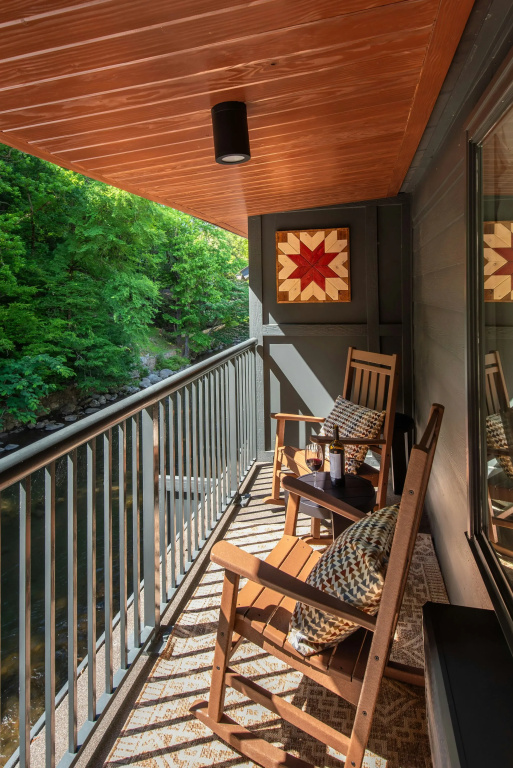 Отель Historic Rocky Waters Inn, A Small Luxury Hotel