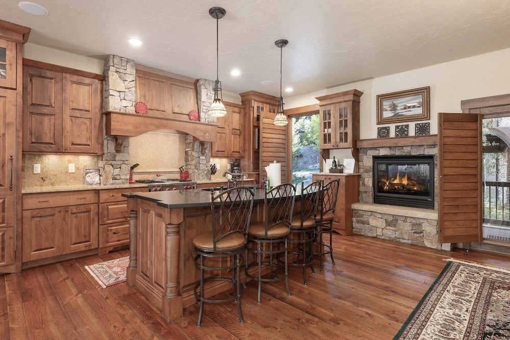 Base Camp At Iron Horse... 4 Bedroom Townhouse by RedAwning
