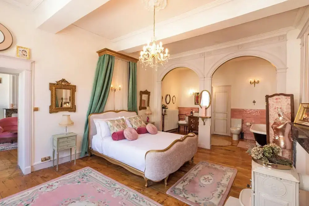 Champagne House