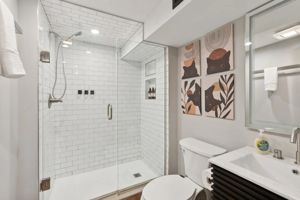 Charming 2BR Townhouse Condo in Heart of DC