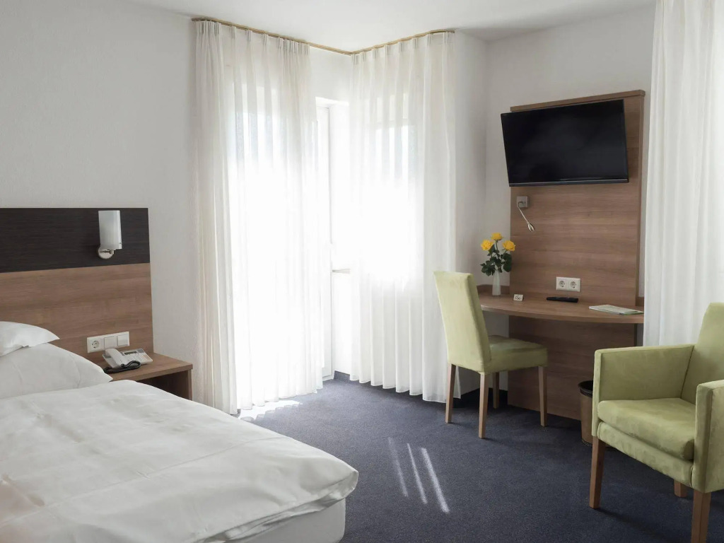 Martins Klause Airport Messe Hotel - Air Conditioning - Self Check-In available