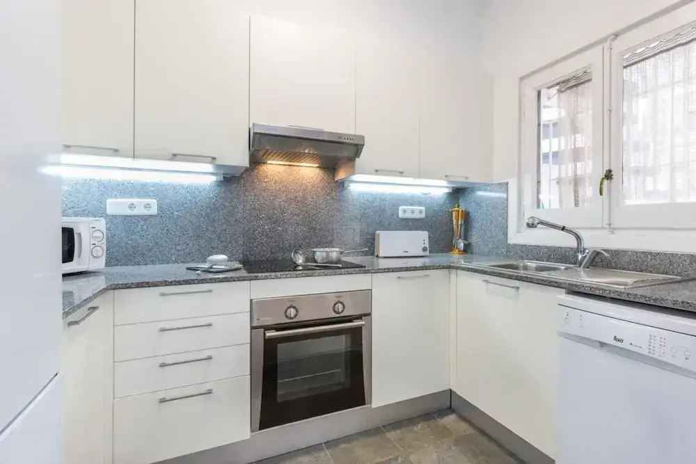 Blanch in Llafranc With 5 Bedrooms and 2 Bathrooms