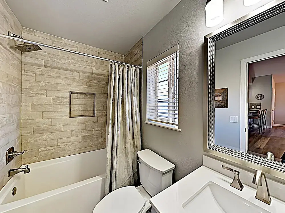 New Listing! Mountain-view : Pool & Hot Tub 2 Bedroom Condo