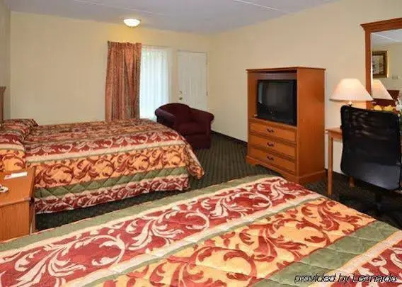 Econo Lodge Inn & Suites Westfield