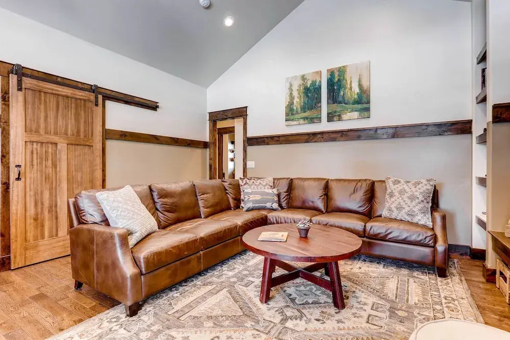 Dog-friendly Cabin in the Heart of Grand Lake!