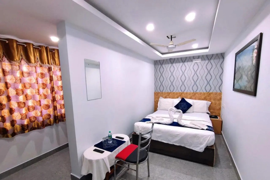 Hotel Housefinch Residency