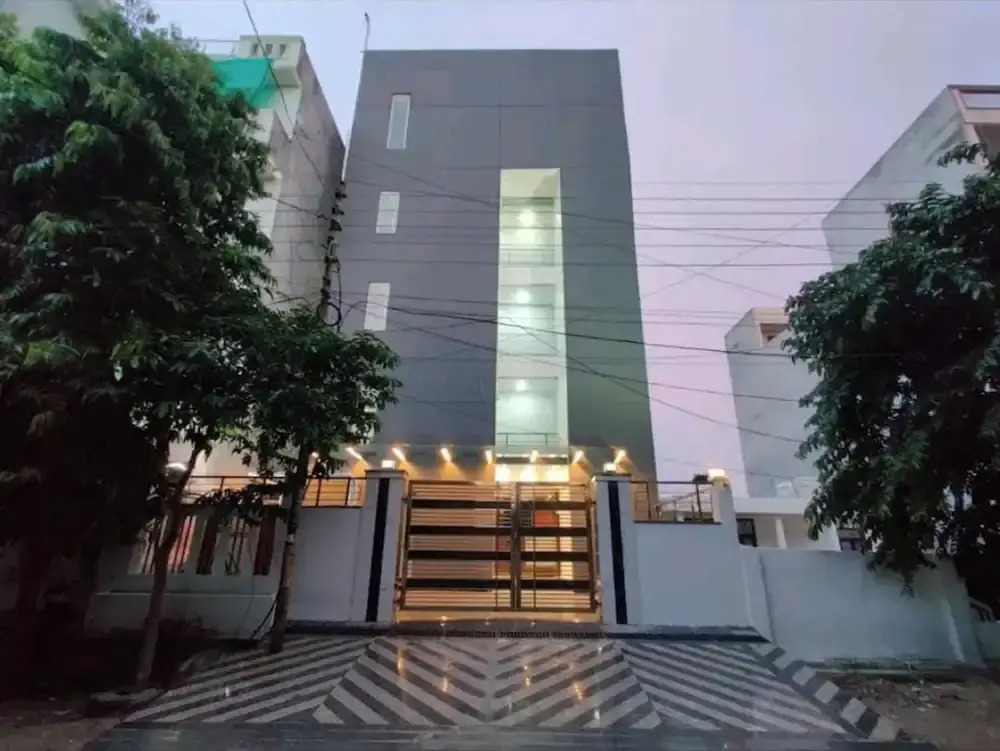 Hotel blue shine