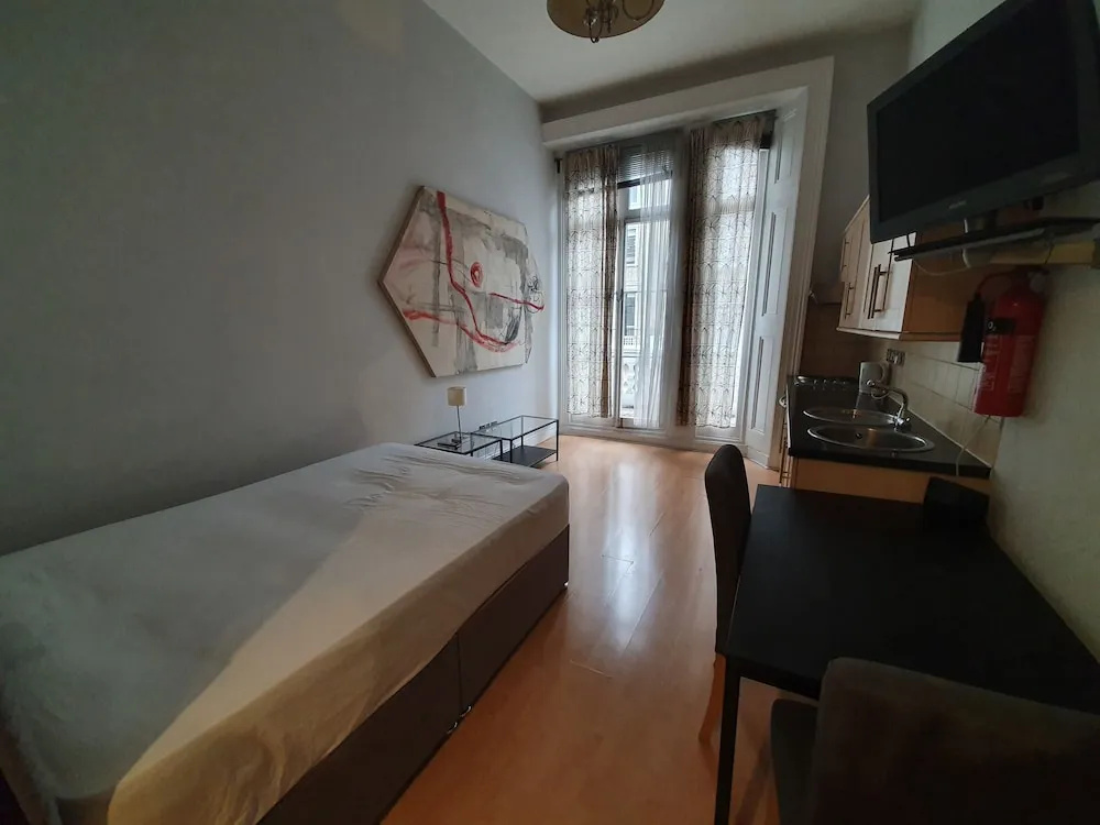 Studio Apartment in South Kensington 14