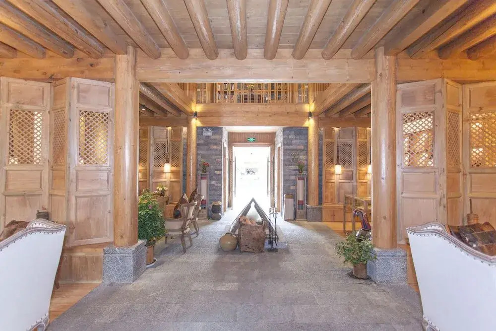 Shangri-La Ganden Manor Hotel by Floral Lux