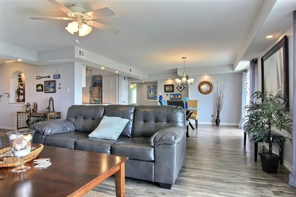 Island 107 3 Bedroom Condo