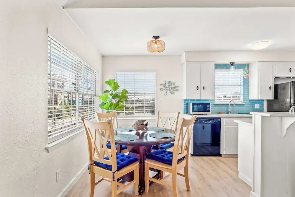 Tranquil Turquoise: Pet Friendly