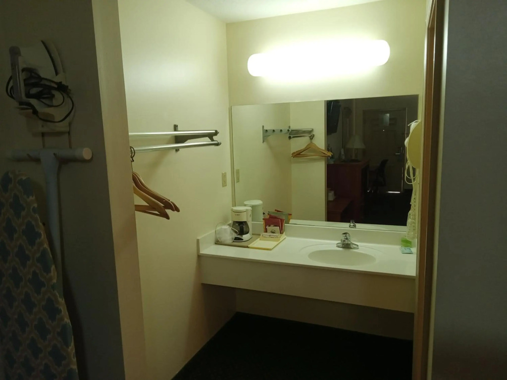 Country Hearth Inn-Union City