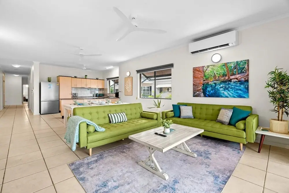 Zen Emerald Shore Seaview - Balcony - Sunset View
