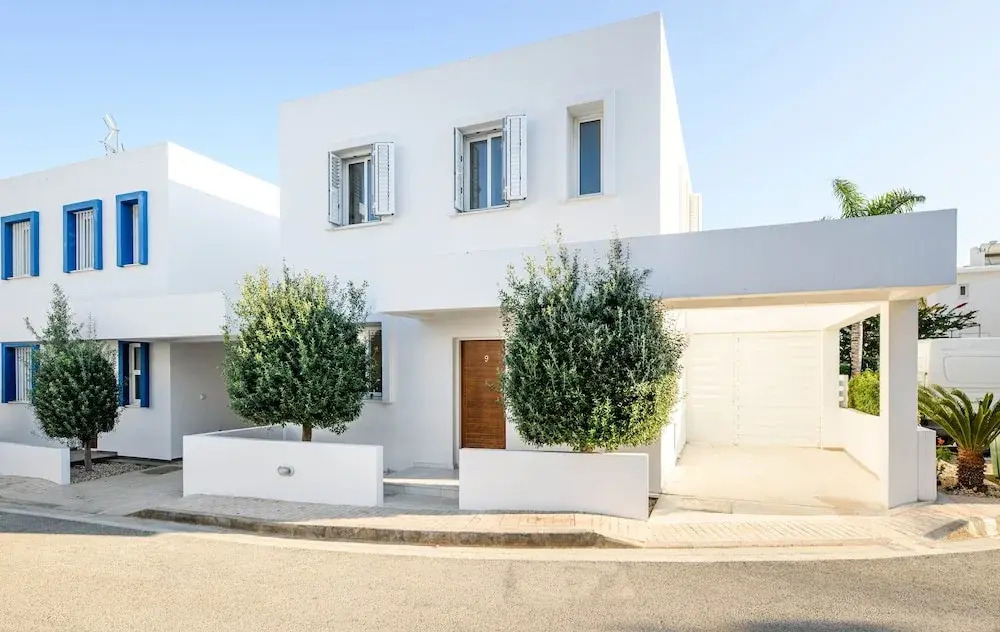 Selenite Villa