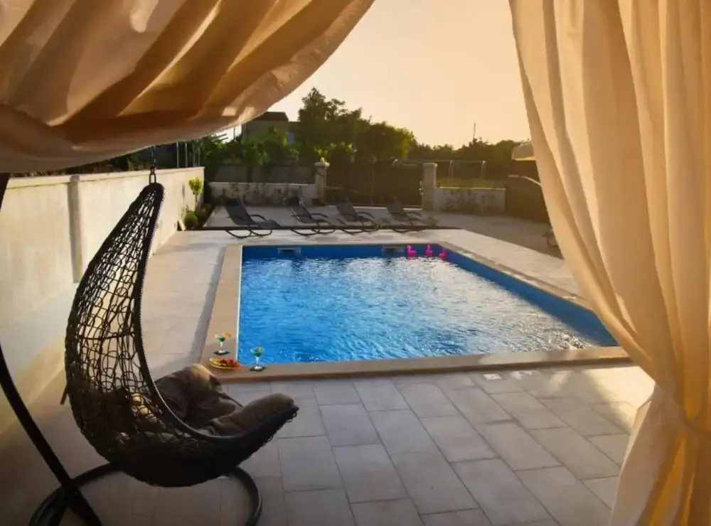 Villa Prestige Azinetti with Pool