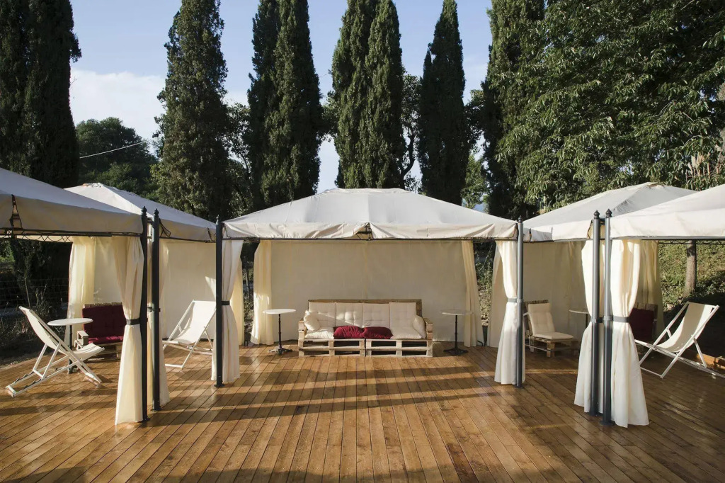 Villa la Topaia by VacaVilla
