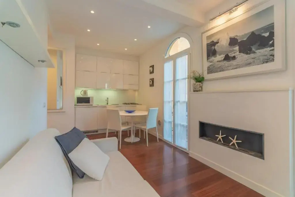 Lux by PortofinoHomes